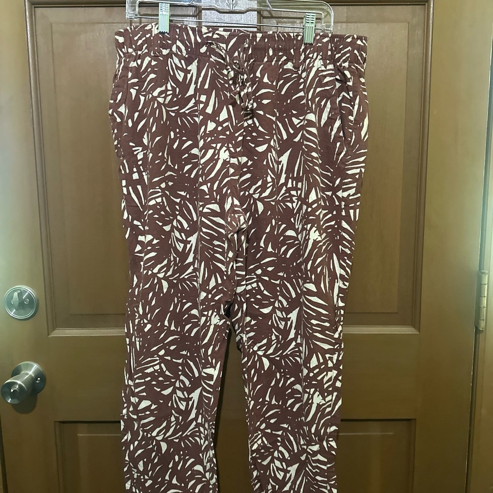 Old Navy Linen Brown and White Leaf Print Pants